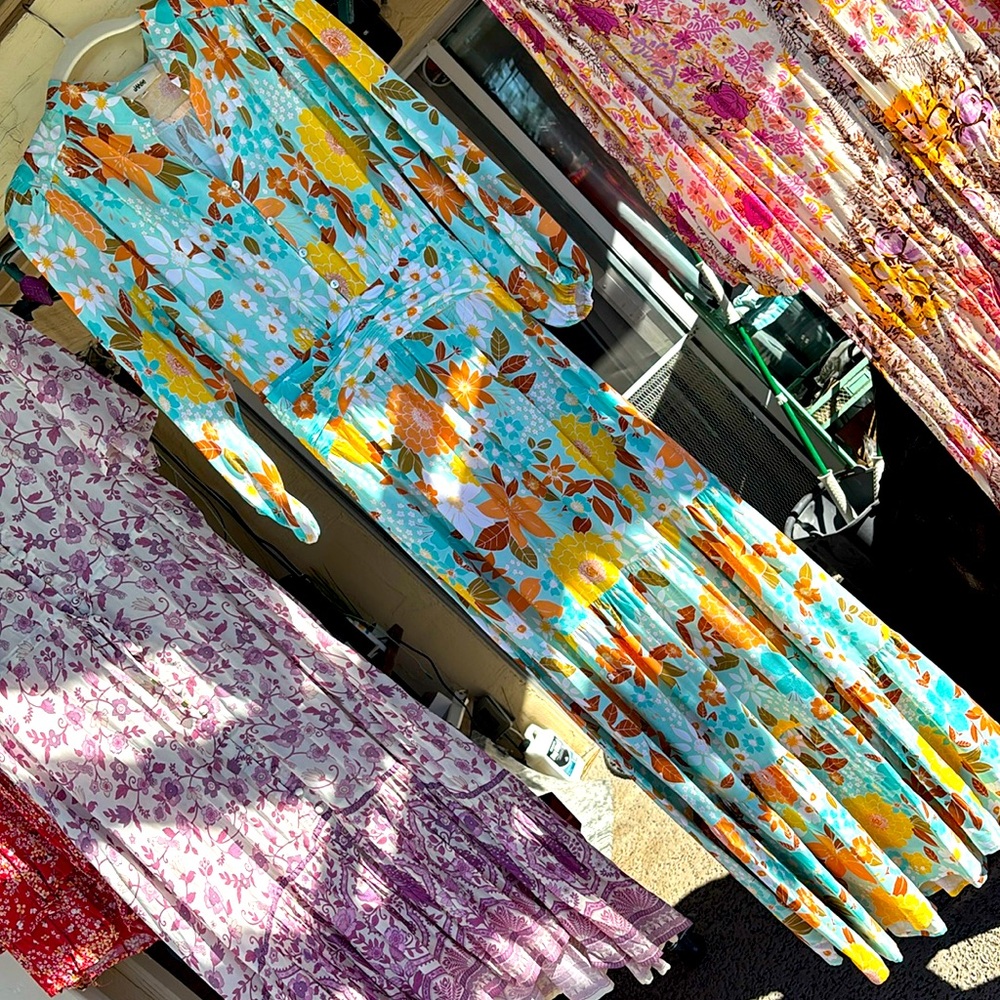 Floral turquoise jazz from Australia, maxi dress with mid sleeves